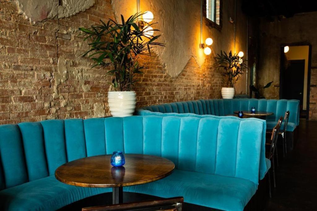 Deep Ellum Hostel - Adults Only Dallas Exterior photo