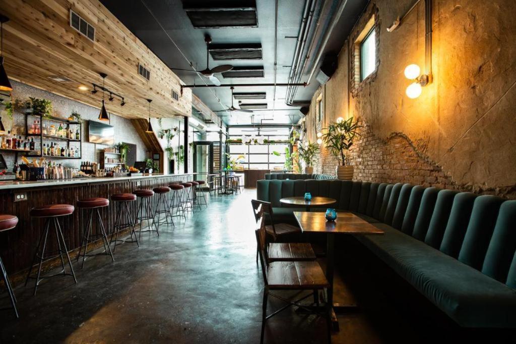 Deep Ellum Hostel - Adults Only Dallas Exterior photo