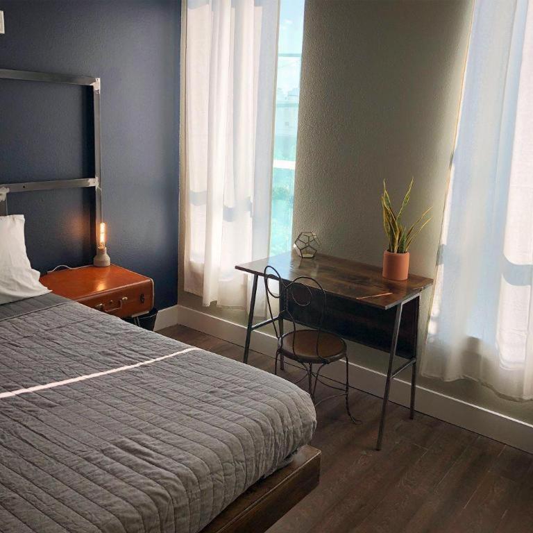 Deep Ellum Hostel - Adults Only Dallas Exterior photo