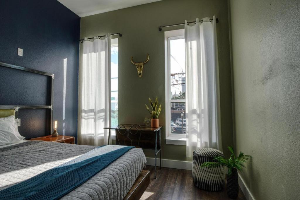 Deep Ellum Hostel - Adults Only Dallas Exterior photo