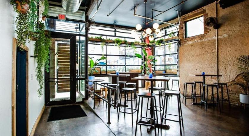 Deep Ellum Hostel - Adults Only Dallas Exterior photo