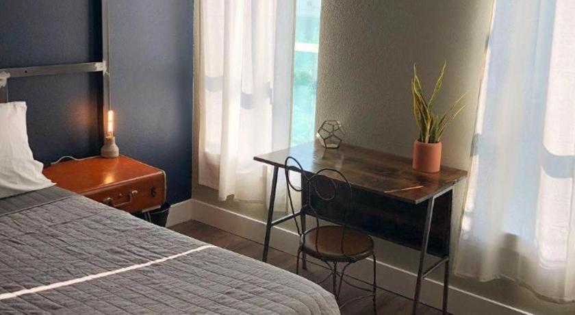 Deep Ellum Hostel - Adults Only Dallas Exterior photo