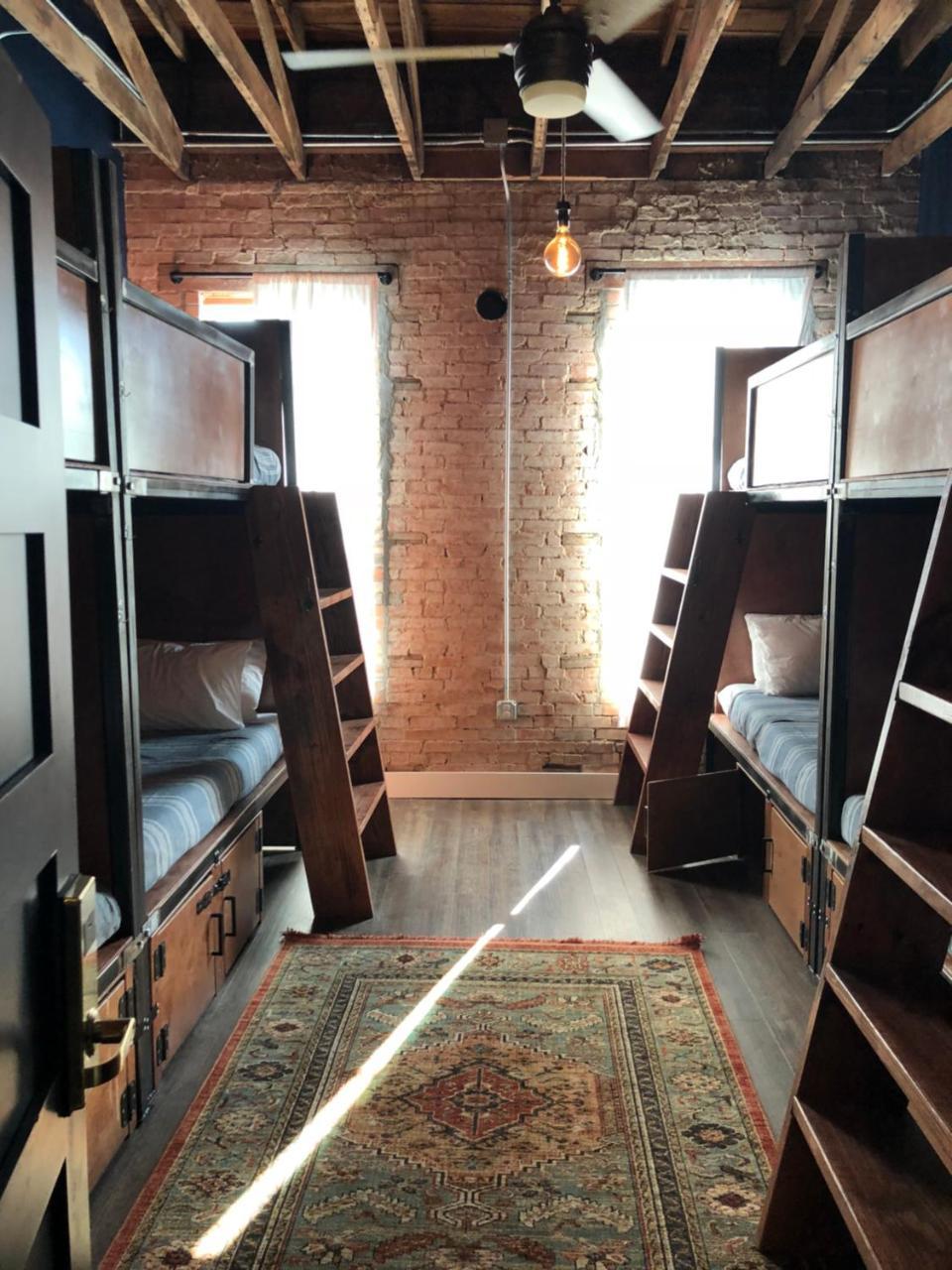 Deep Ellum Hostel - Adults Only Dallas Exterior photo