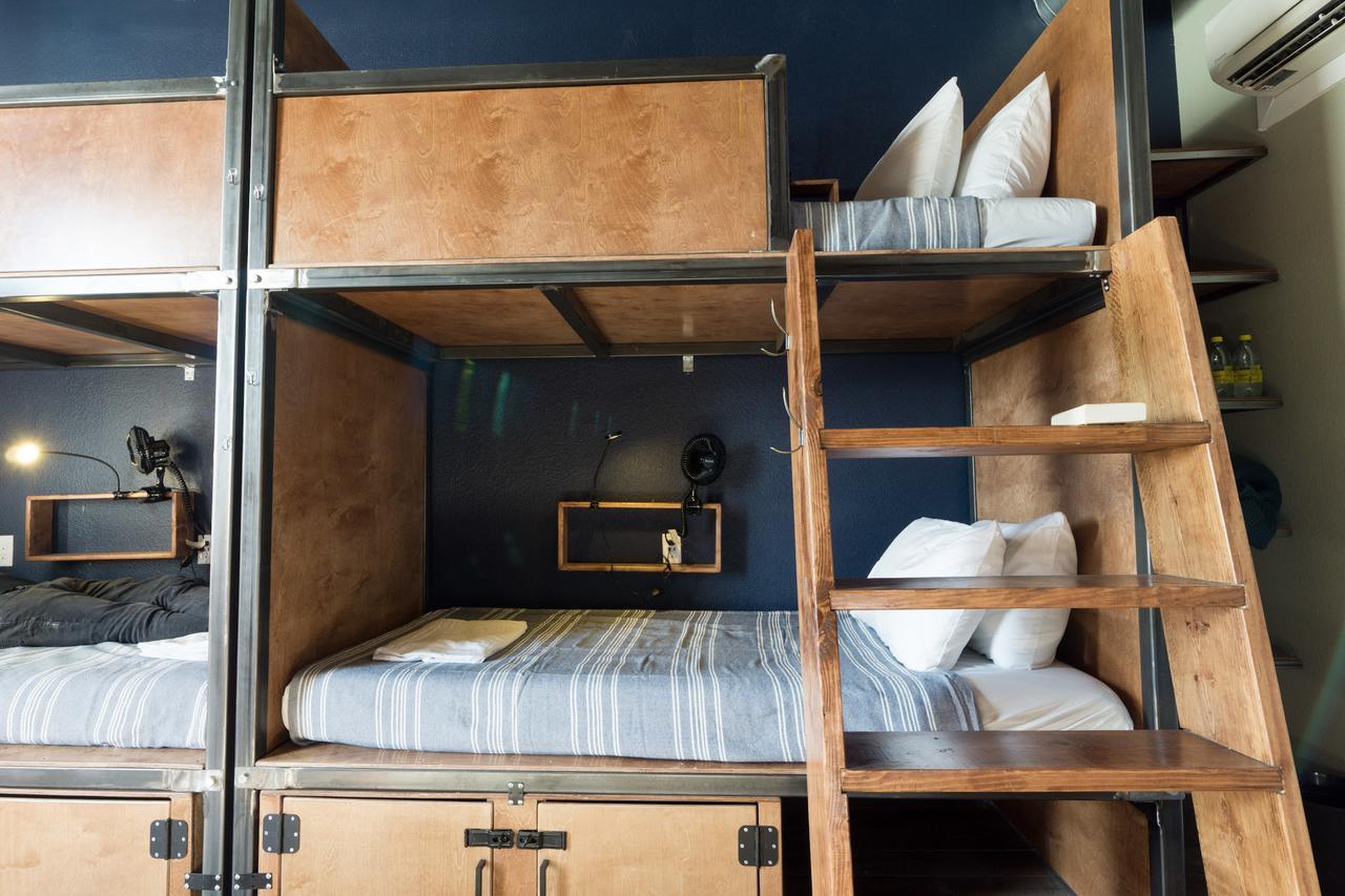 Deep Ellum Hostel - Adults Only Dallas Exterior photo