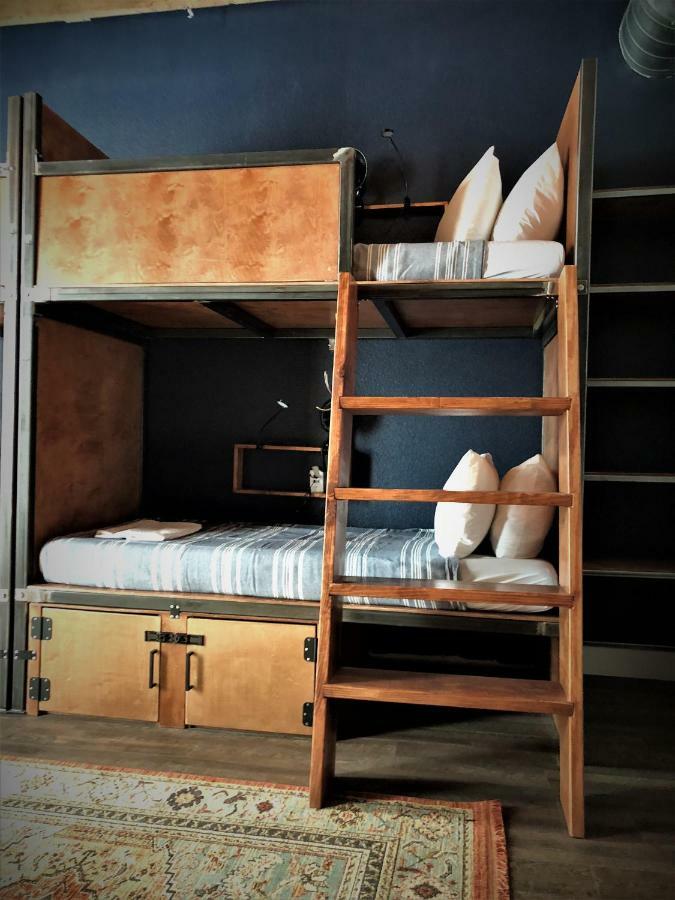 Deep Ellum Hostel - Adults Only Dallas Exterior photo